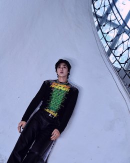 U-KNOW (ยูโนว์) แห่งวง TVXQ! (ทงบังชินกิ) เผยตัวตนที่แท้จริงผ่านอัลบั้มเต็มชุดแรก 'I-KNOW' (ไอ-โนว์) ภายใต้คอนเซปต์ที่แตกต่าง 'Fake&Documentary' พร้อมดับเบิลไตเติล 'Stretch' และ 'Body Language'